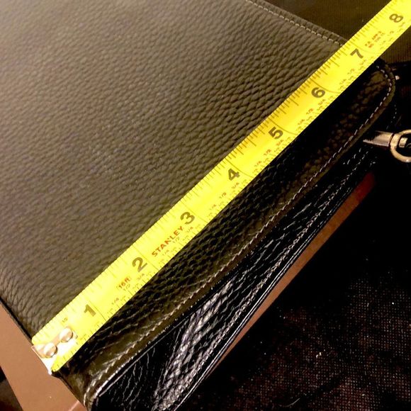 BURBERRYS Black Tumbled Leather Clutch Wristlet With Nova Check Plaid Lining - Picture 14 of 17